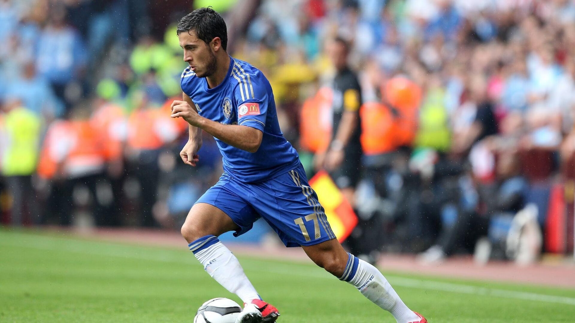 世界杯预选赛转会风云：那不勒斯盯上锋线强援，武大靖或成交易筹码